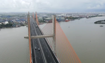 Toàn cảnh cây cầu được ví là đòn bẩy phát triển kinh tế Quảng Ninh