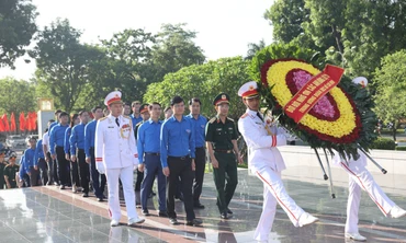 T.Ư Đoàn dâng hương tưởng niệm các Anh hùng liệt sĩ 