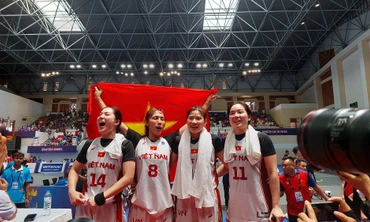 Khoảnh khắc đăng quang HCV SEA Games khiến những con tim thổn thức cùng hai chị em Thảo My, Thảo Vy 