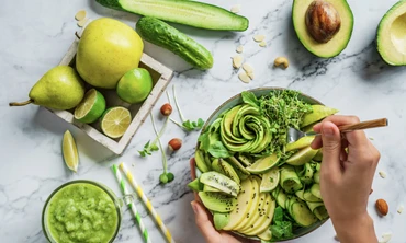 Bạn có biết chỉ cần ăn 1/6 quả bơ trong ngày là đủ