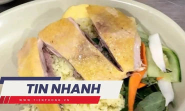 TIN NHANH: Sức khỏe 360 người nghi ngộ độc cơm gà; CĐV xuống sân đánh cầu thủ như phim hành động