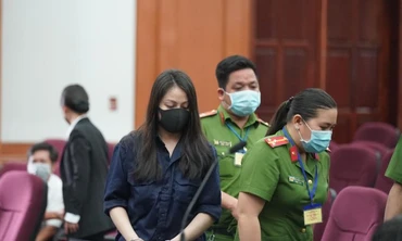 TIN NHANH 12H: Xử phúc thẩm dì ghẻ bạo hành bé 8 tuổi tử vong; Biến thể COVID-19 mới gây bệnh về mắt