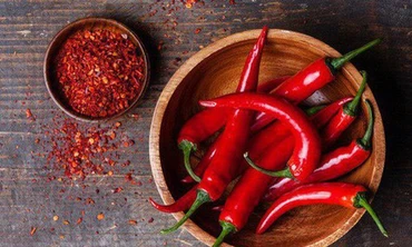 Thị trường ngày 13/11: Giá ớt tăng cao, thị trường ô tô tháng 10 gần chạm ngưỡng kỷ lục