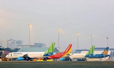 Bản tin thị trường ngày 21/8: Các hãng hàng không tung vé siêu rẻ... 2.000 đồng