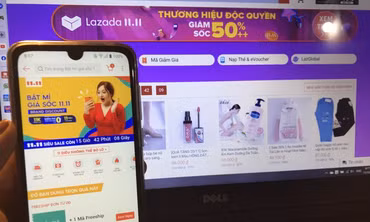 Thị trường ngày 11/11: Đua nhau giảm sốc 'ngày độc thân', bơ khổng lồ 2kg gây sốt