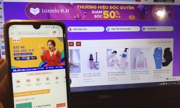 Thị trường ngày 11/11: Đua nhau giảm sốc 'ngày độc thân', bơ khổng lồ 2kg gây sốt