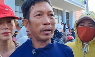 Ngư dân bật khóc kể phút thoát chết trên tàu bị lốc xoáy lật úp 