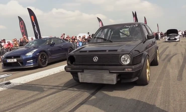 Volkswagen công suất 735 mã lực đọ tốc độ với Nissan GT-R