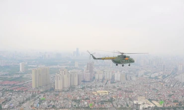 Trực thăng của 3 Sư đoàn Không quân thục luyện bay chào mừng Triển lãm Quốc phòng quốc tế Việt Nam 2024 