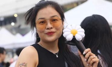 Fan U40 của G-Dragon: 'Tôi gạt hết công việc, được chồng ủng hộ đu idol'