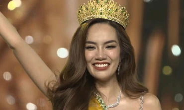 Khoảnh khắc Lê Hoàng Phương trở thành Hoa hậu Hòa bình Việt Nam 2023