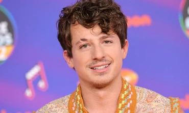 Charlie Puth đặt câu hỏi cho thí sinh Đường lên đỉnh Olympia