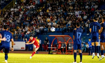 HLV Kim Sang Sik lý giải vì sao chưa cho các cầu thủ trẻ vào đá