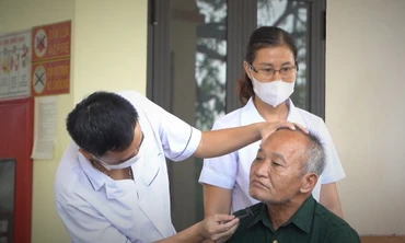 Thương binh Mai Trọng Bái (SN 1937), người cao tuổi nhất tại Trung tâm Chăm sóc, nuôi dưỡng người có công tỉnh Thanh Hoá.