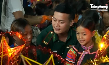  Các đơn vị bộ đội lo Tết Trung thu cho trẻ em nơi biên cương Tổ quốc