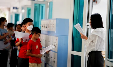 Học sinh tiểu học áp lực với cuộc đua thi vào lớp 6