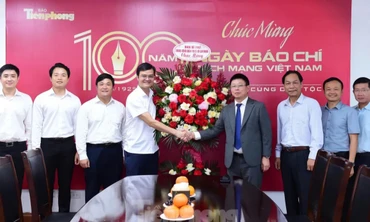 Bí thư thứ nhất Trung ương Đoàn chúc mừng Báo Tiền Phong dịp kỷ niệm 100 năm Ngày Báo chí Cách mạng Việt Nam