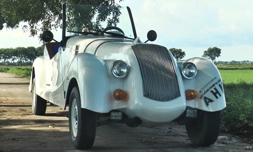 Thợ cơ khí chịu chơi chi 300 triệu chế 'siêu xe mui trần'