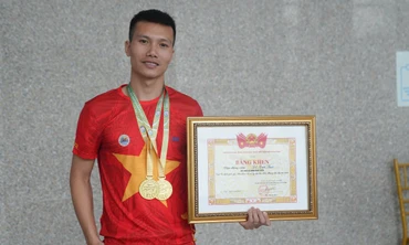 Đỗ Quốc Luật nối dài kỷ lục 11 lần vô địch Tiền Phong Marathon, hạnh phúc với sự kế thừa từ đàn em 