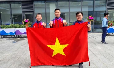 Tấm HCV đầu tiên của Việt Nam tại Asiad 19, tấm HCV đầy xúc cảm nối tiếp truyền thống gia đình