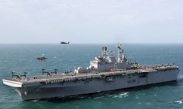 Cận cảnh siêu tàu đổ bộ LHA-6 của Hải quân Mỹ