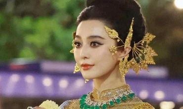 Trang phục truyền thống Thái Lan trị giá gần 700 triệu đồng của Phạm Băng Băng