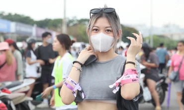 Vé BlackPink ở sân Mỹ Đình đang giảm 50% ngày cuối, chấp nhận lỗ nặng