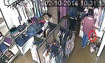 Chiêu trộm iPhone, iPad của nhóm nữ quái