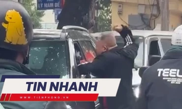 TIN NHANH: Lại xuất hiện clip tài xế dùng nắm đấm để 'nói chuyện'