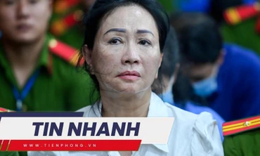 TIN NHANH: Bị cáo Trương Mỹ Lan bật khóc không nhận tội, phủ nhận lời khai của thuộc cấp