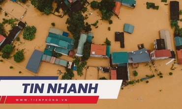 TIN NHANH: Miền Bắc lũ lụt, sạt lở khắp nơi, nhiều khu vực trong vùng cảnh báo 'tím'