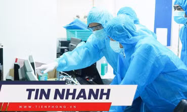 TIN NHANH: Bộ Y tế nói về biến thể phụ nguy hiểm của COVID-19 ở TPHCM; Pha bắt việt vị gây tranh cãi của VAR