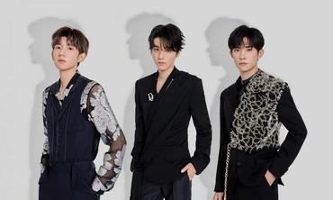 Vé TFBOYS bị hét giá tiền tỷ ở chợ đen, được gọi là concert "điên rồ" nhất