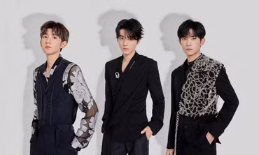 Vé TFBOYS bị hét giá tiền tỷ ở chợ đen, được gọi là concert "điên rồ" nhất