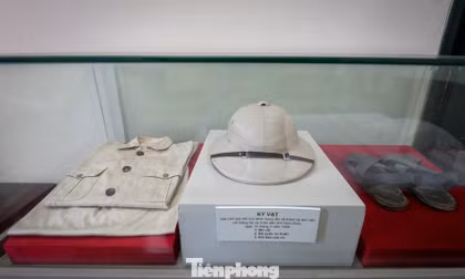 Những kỷ vật thiêng liêng của Bác Hồ trong ba lần về thăm nhà máy Dệt Nam Định