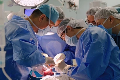 Lá gan của mẹ và phép màu hồi sinh bé gái chưa đầy 1 tuổi, nặng 5,3 kg