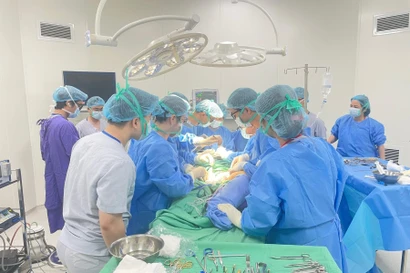 Tìm lại nụ cười sau hơn 40 năm bị liệt mặt