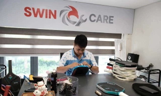 Nghề sửa chữa vợt pickleball – Cơ hội mới cho người trẻ trong làn sóng thể thao đang bùng nổ