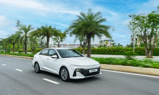 Nhiều mẫu xe ăn khách tiếp tục được giảm giá để kích cầu