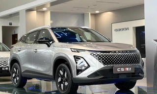 Mẫu xe hybrid vừa ra mắt đã giảm giá xuống 'đáy' phân khúc