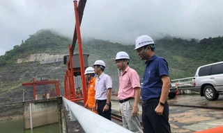 Bão số 5: Lãnh đạo EVNGENCO1 trực tiếp chỉ đạo tại Thủy điện Bản Vẽ, bảo đảm an toàn cho hạ du