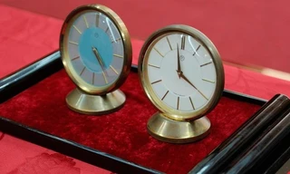 Người cận vệ của Bác Hồ trao tặng Khu Di tích Phủ Chủ tịch 2 hiện vật quý