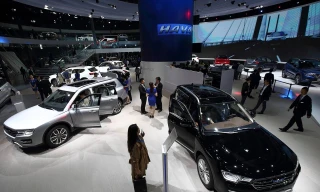 Doanh số ô tô toàn cầu tăng kỷ lục