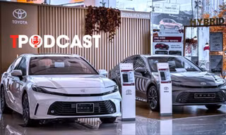 Loạt xe hybrid chạy đua giảm giá dịp cuối năm