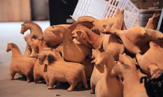 Chiêm ngưỡng bộ sưu tập ngựa sơn mài độc bản