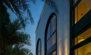 Biệt thự tân cổ điển tối giản, hoàn mình với thiên nhiên