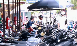 Cảnh đìu hiu ở chợ xe máy cũ lớn nhất Hà Nội