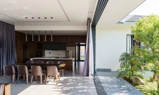 Căn nhà ngoại ô 'xoá nhoà' khoảng cách 3 thế hệ