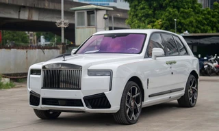 Cận cảnh Rolls-Royce Cullinan Black Badge 2025 đầu tiên về Việt Nam