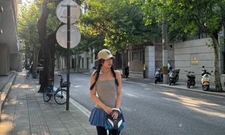 Ngu Thư Hân tận hưởng shopping bất chấp việc trở thành tâm điểm 'bóc phốt', fan thì thay thần tượng xin lỗi